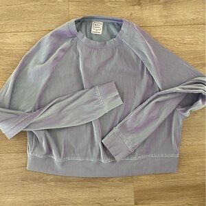 Nylora iridescent crewneck